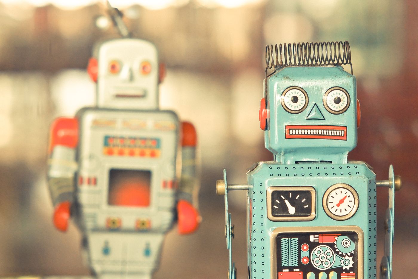Due robot giocattolo: la macchina che connette i dati